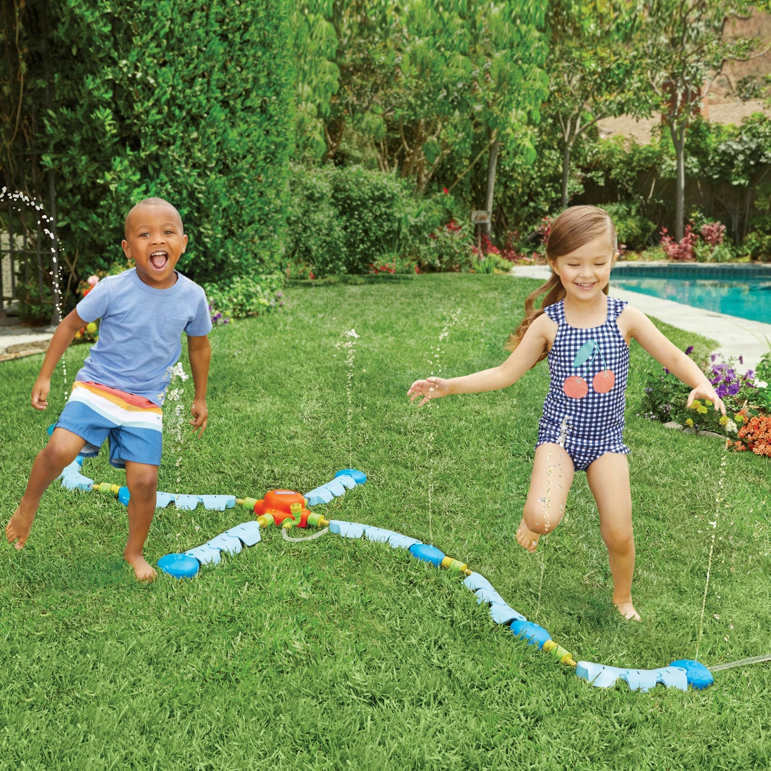 Dancing Sprinkler Fun | Little Tikes | Little Tikes