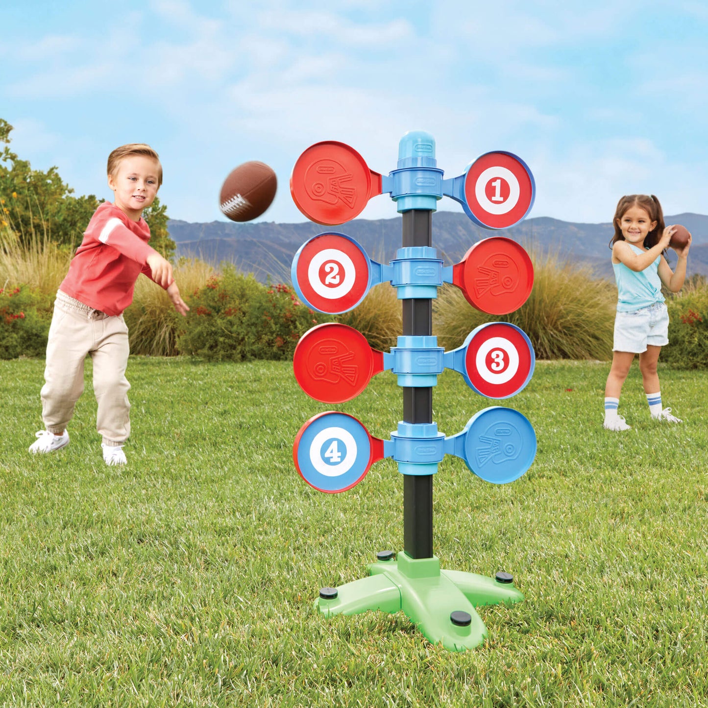 Little Tikes Football Pass Battle | Little Tikes
