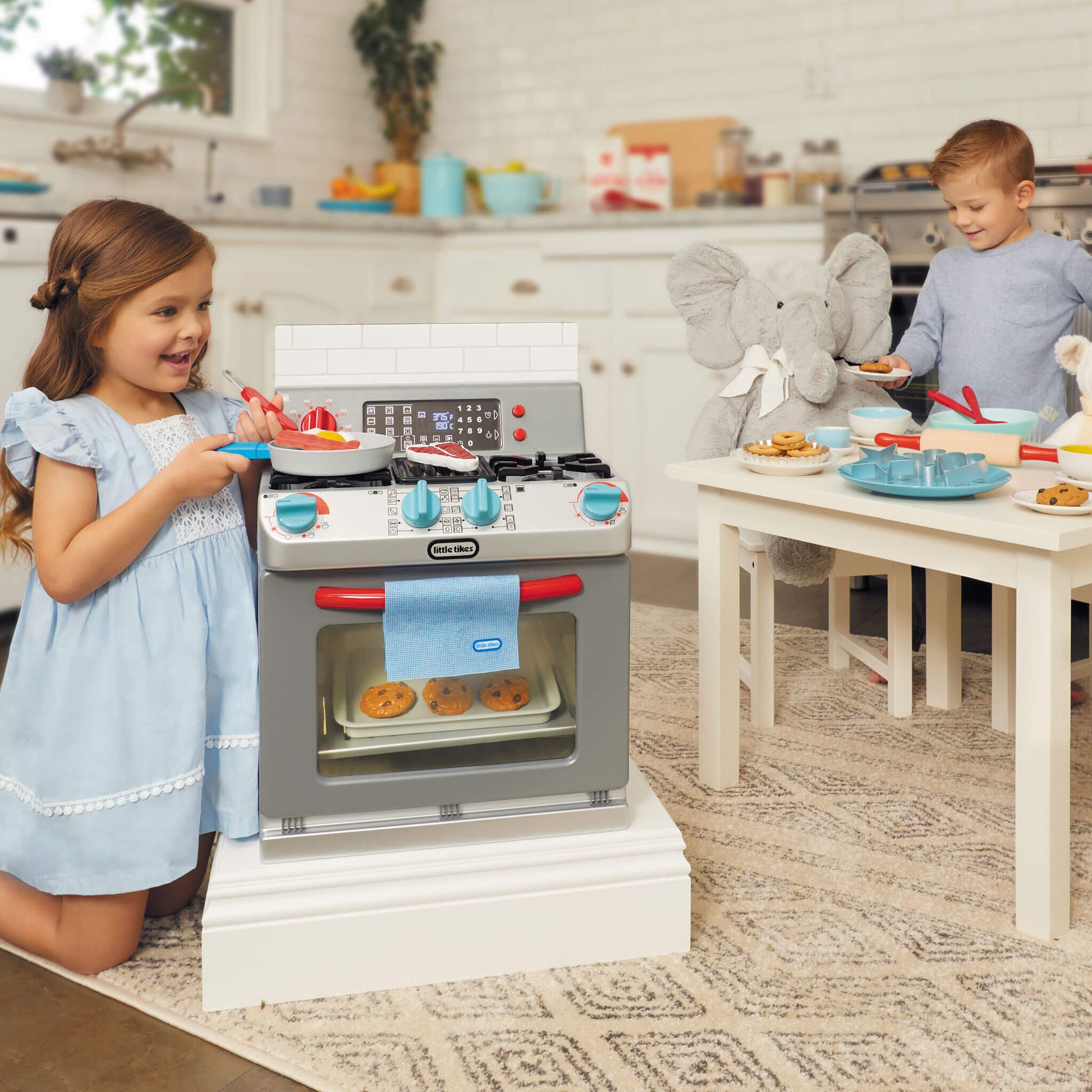 Little Tikes First Oven | Little Tikes