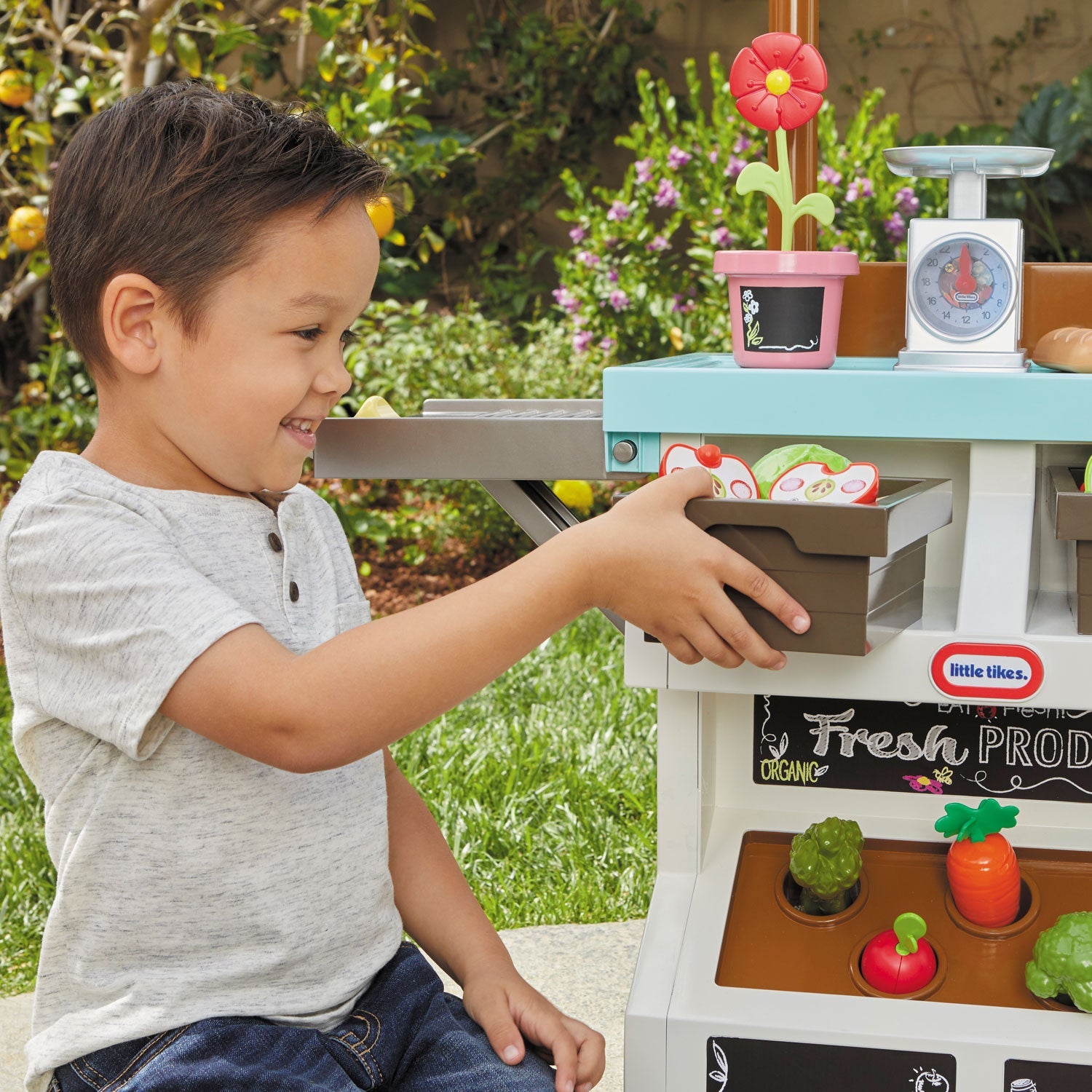 Little Tikes 3-in-1 Garden to Table Market Pretend Play | Little Tikes