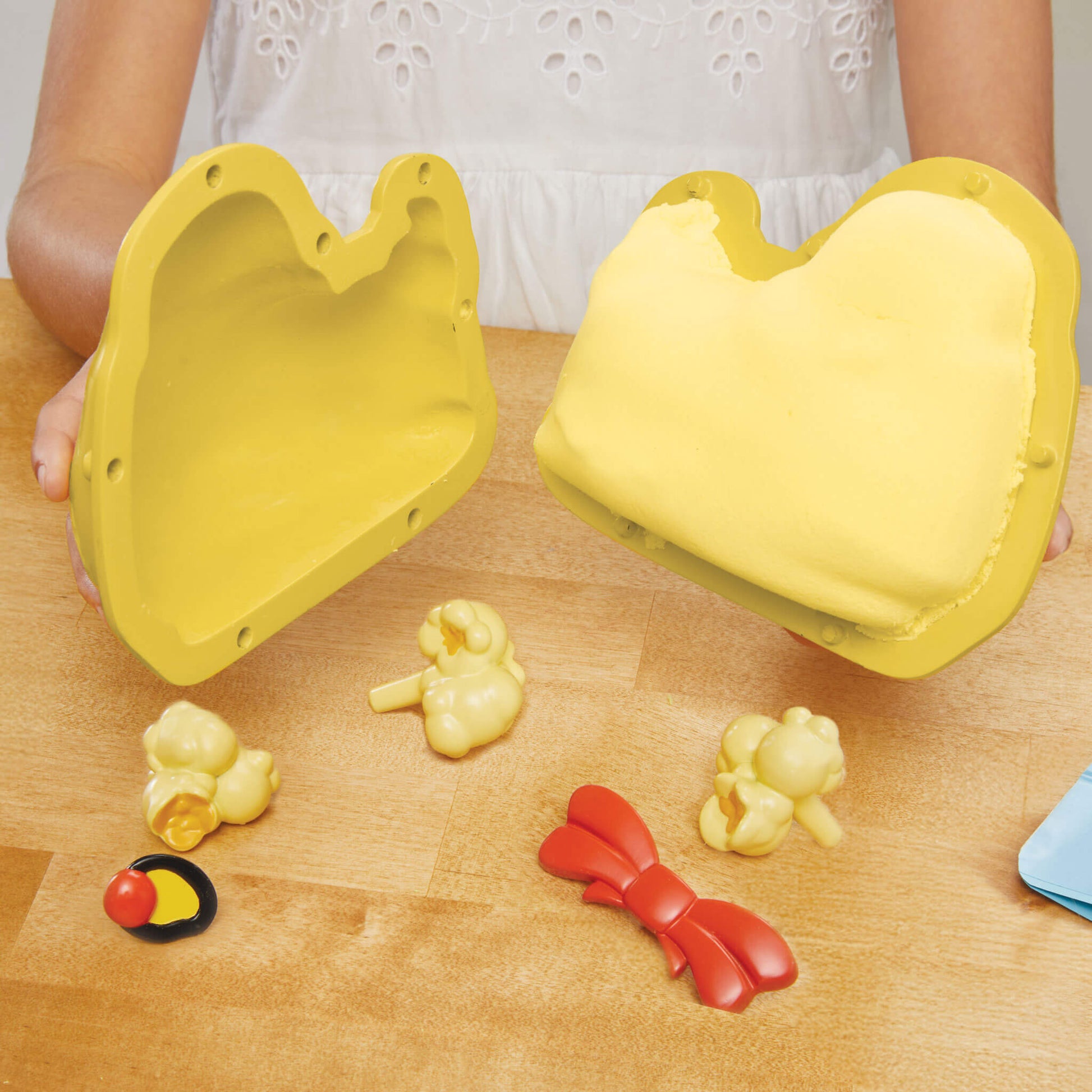 Little Tikes Creative Chefs™ Bluey - Duck Cake Kit | Little Tikes
