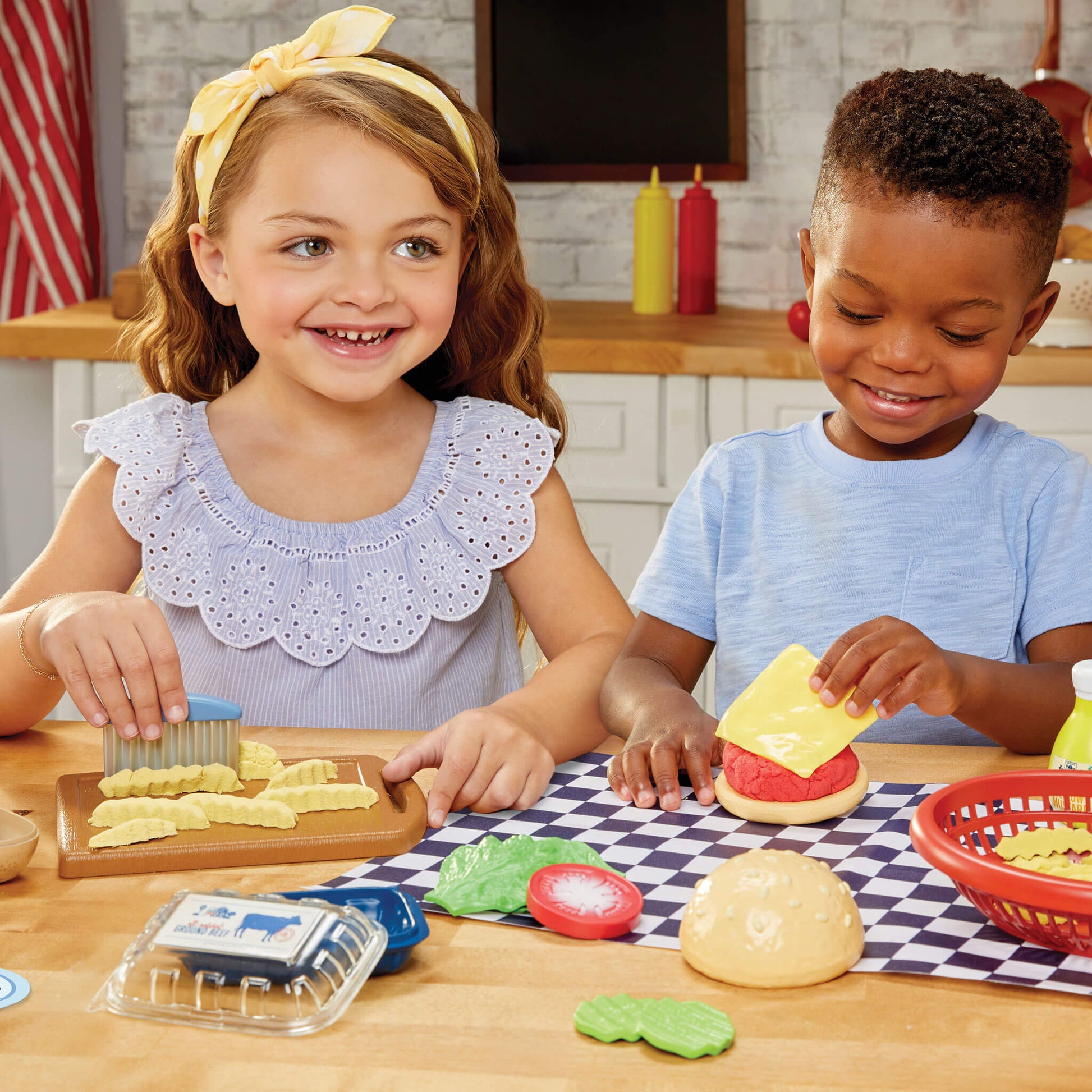Little Tikes Creative Chefs Cheeseburger and Fries Kit | Little Tikes