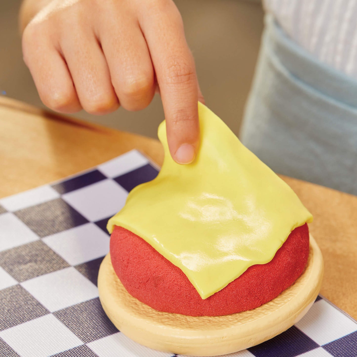 Little Tikes Creative Chefs Cheeseburger and Fries Kit | Little Tikes