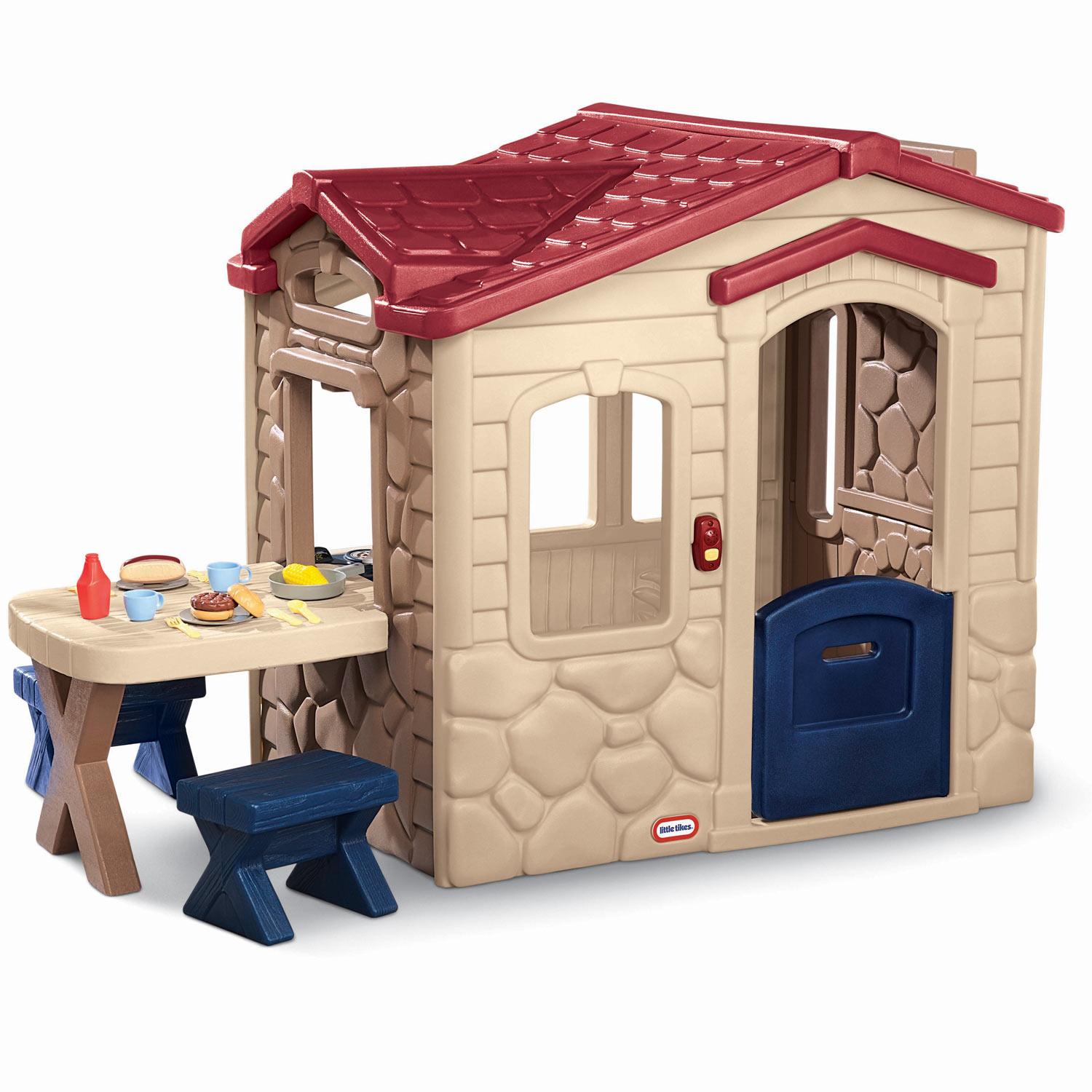 Little Tikes Picnic on the Patio Playhouse | Little Tikes