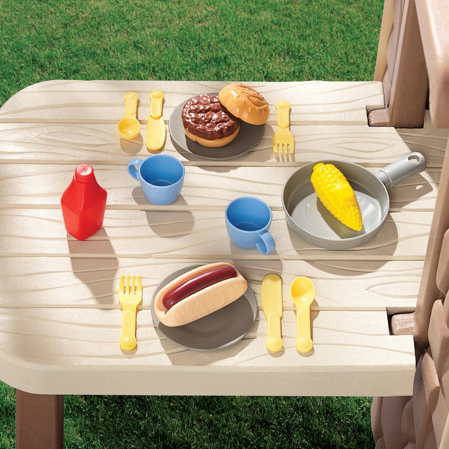 Little Tikes Picnic on the Patio Playhouse | Little Tikes