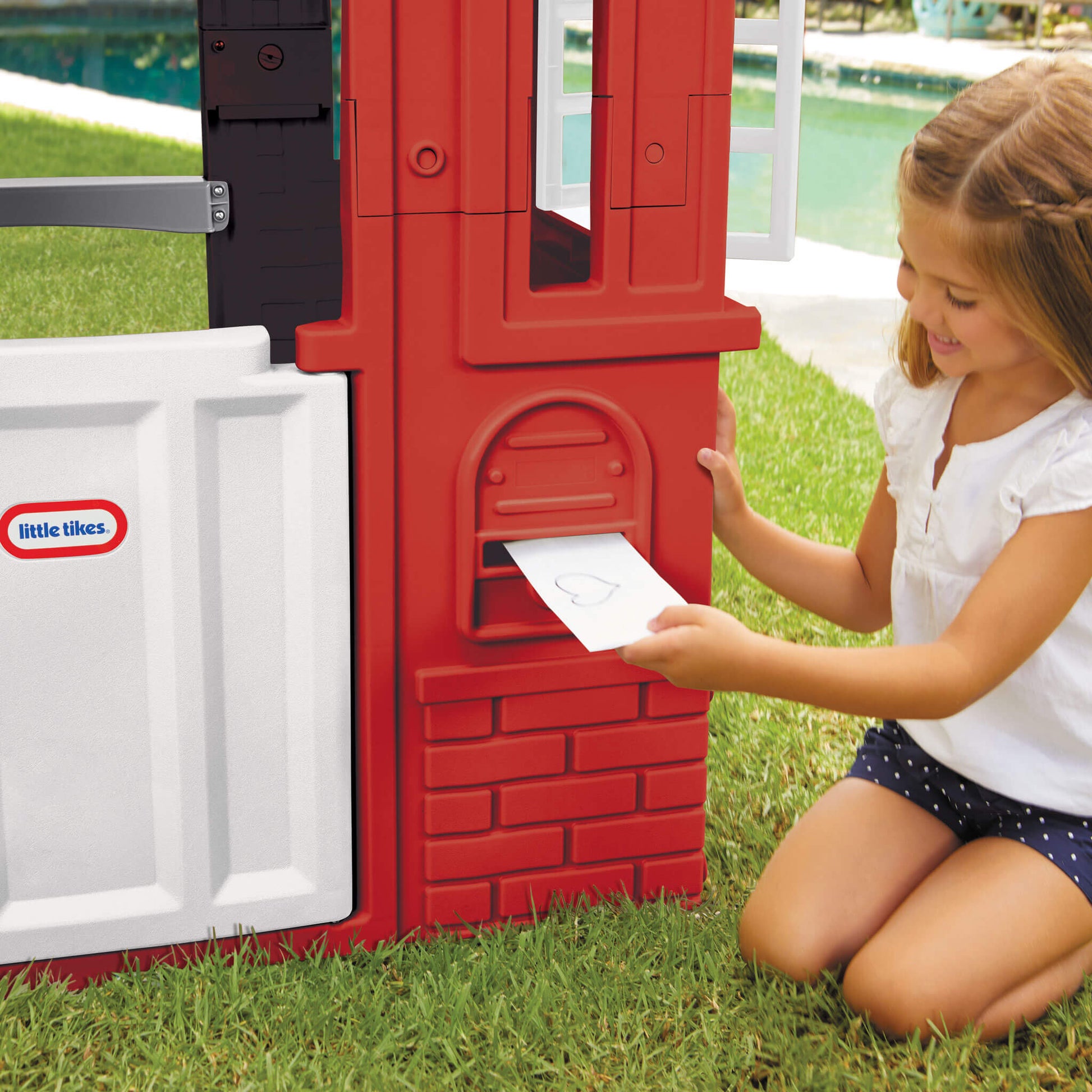Little Tikes Cape Cottage Playhouse™ - Red | Little Tikes